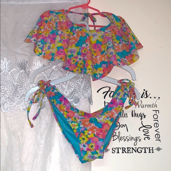 Forever 21 Other - 2piece flower swimsuit